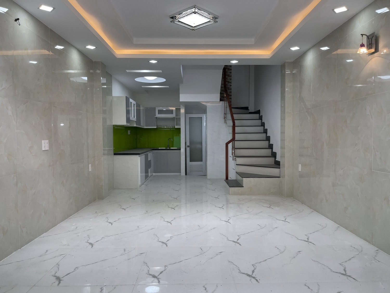 Tuyệt phẩm 4 lầu Thiết kế Cổ Điển khu cao cấp Nguyễn Văn Nghi