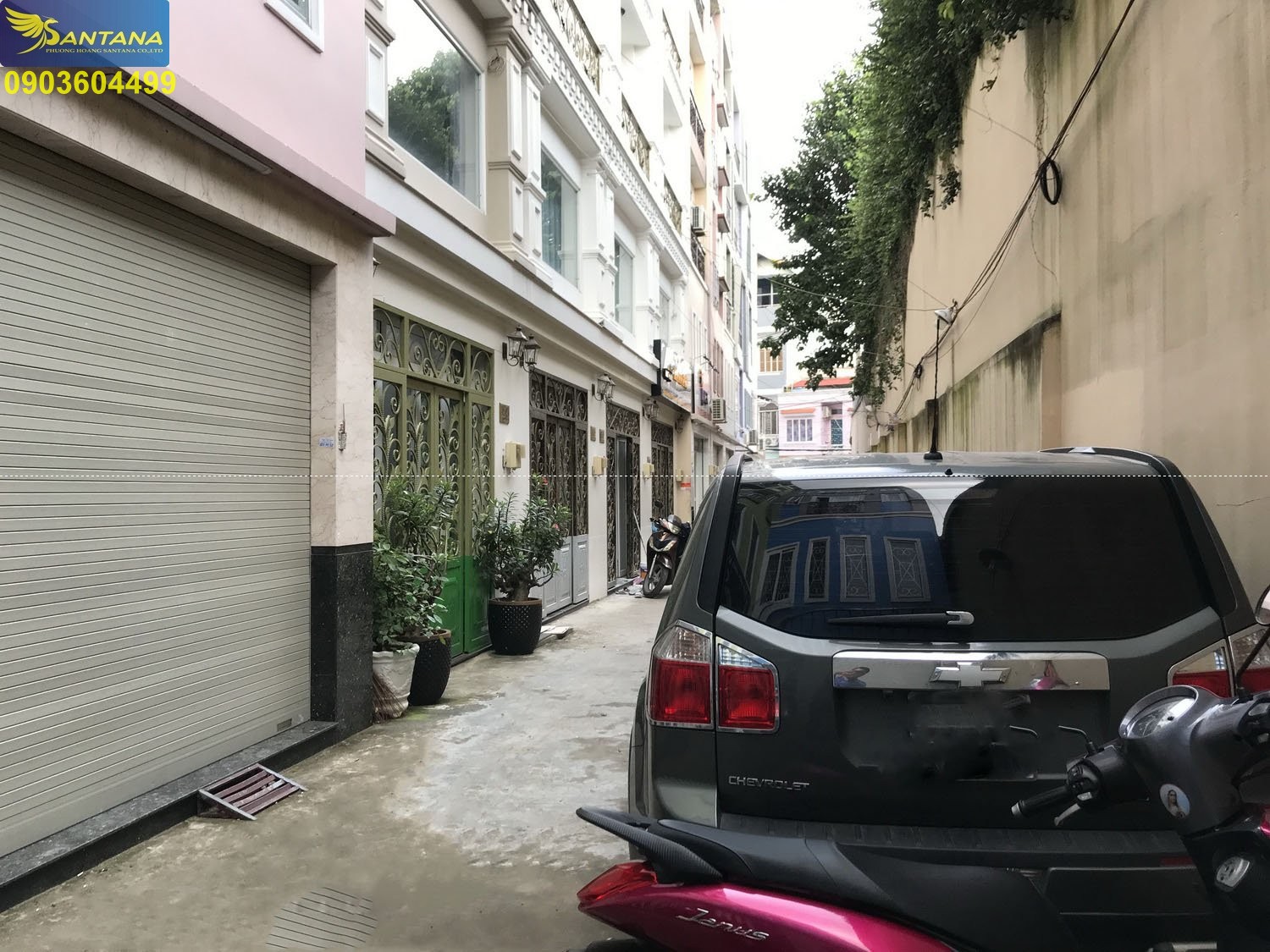 Nhà cho thuê 4 lầu mới 100% thiết kế cổ điển Pháp hẻm ôtô 7 chỗ vào tận nhà khu VIP Lê Quang Định